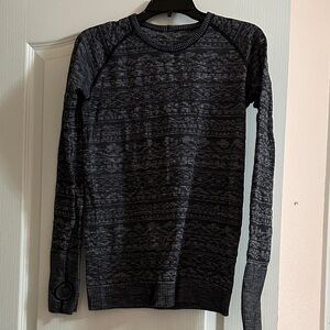 Lululemon Dark Gray Patterned Athletic Shirt